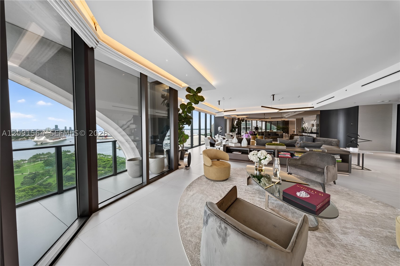 1000 NE Biscayne Blvd #2202, Miami FL 33132