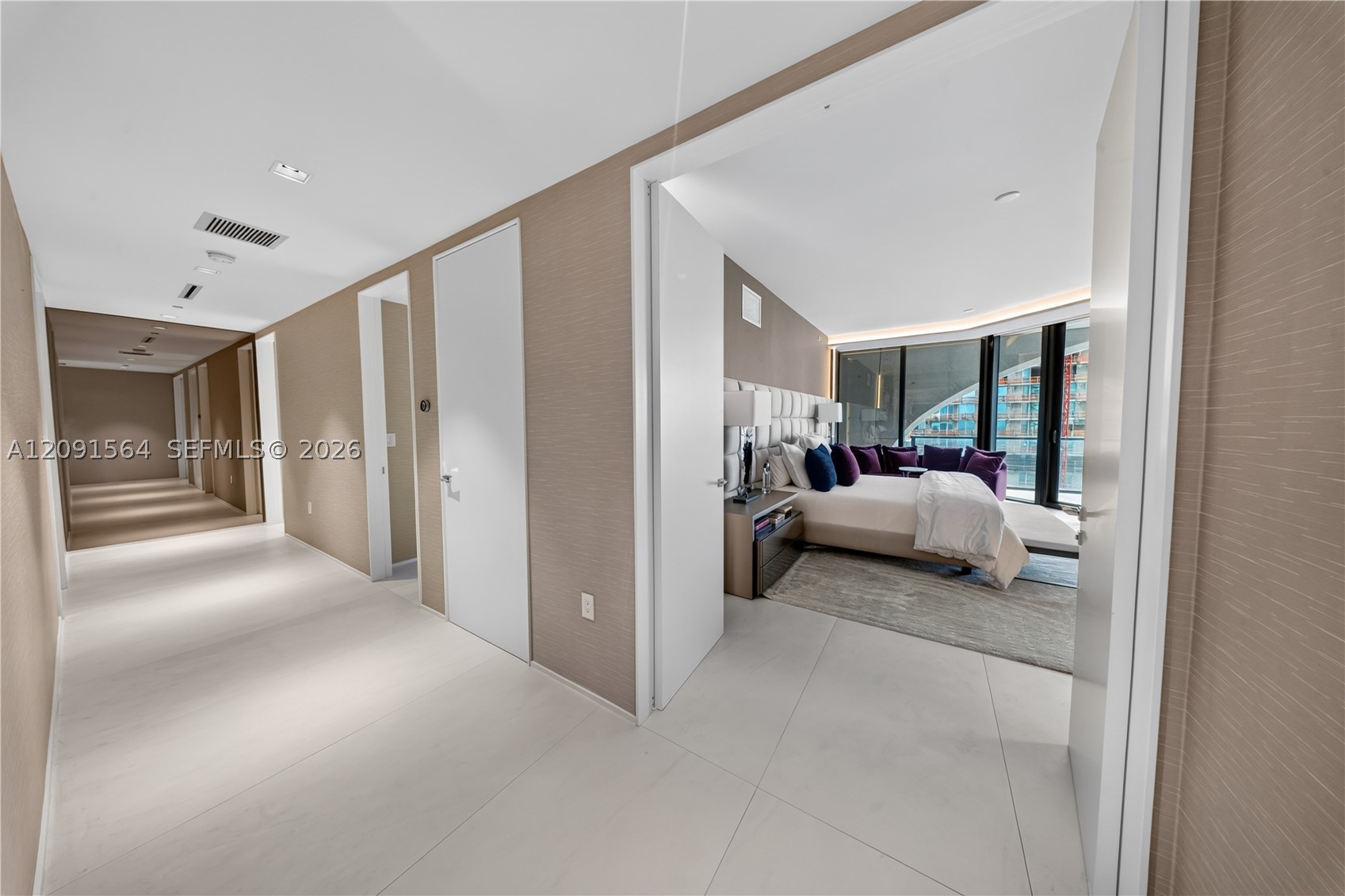 1000 NE Biscayne Blvd #2202, Miami FL 33132