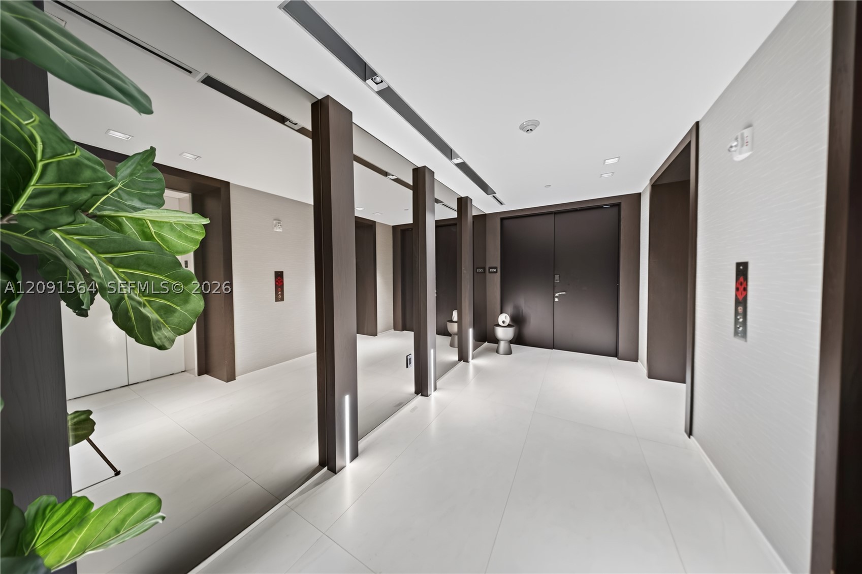 1000 NE Biscayne Blvd #2202, Miami FL 33132