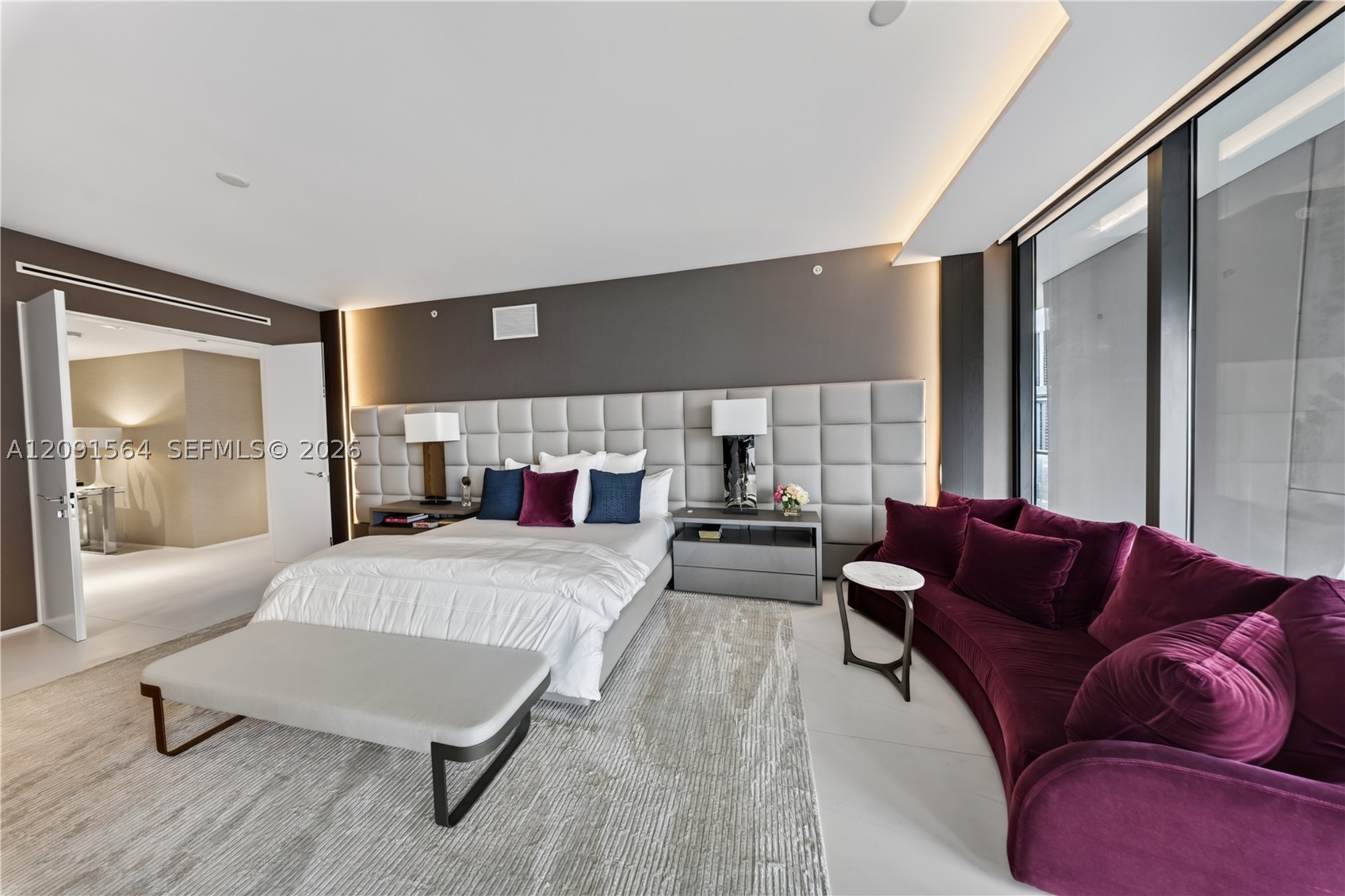 1000 NE Biscayne Blvd #2202, Miami FL 33132