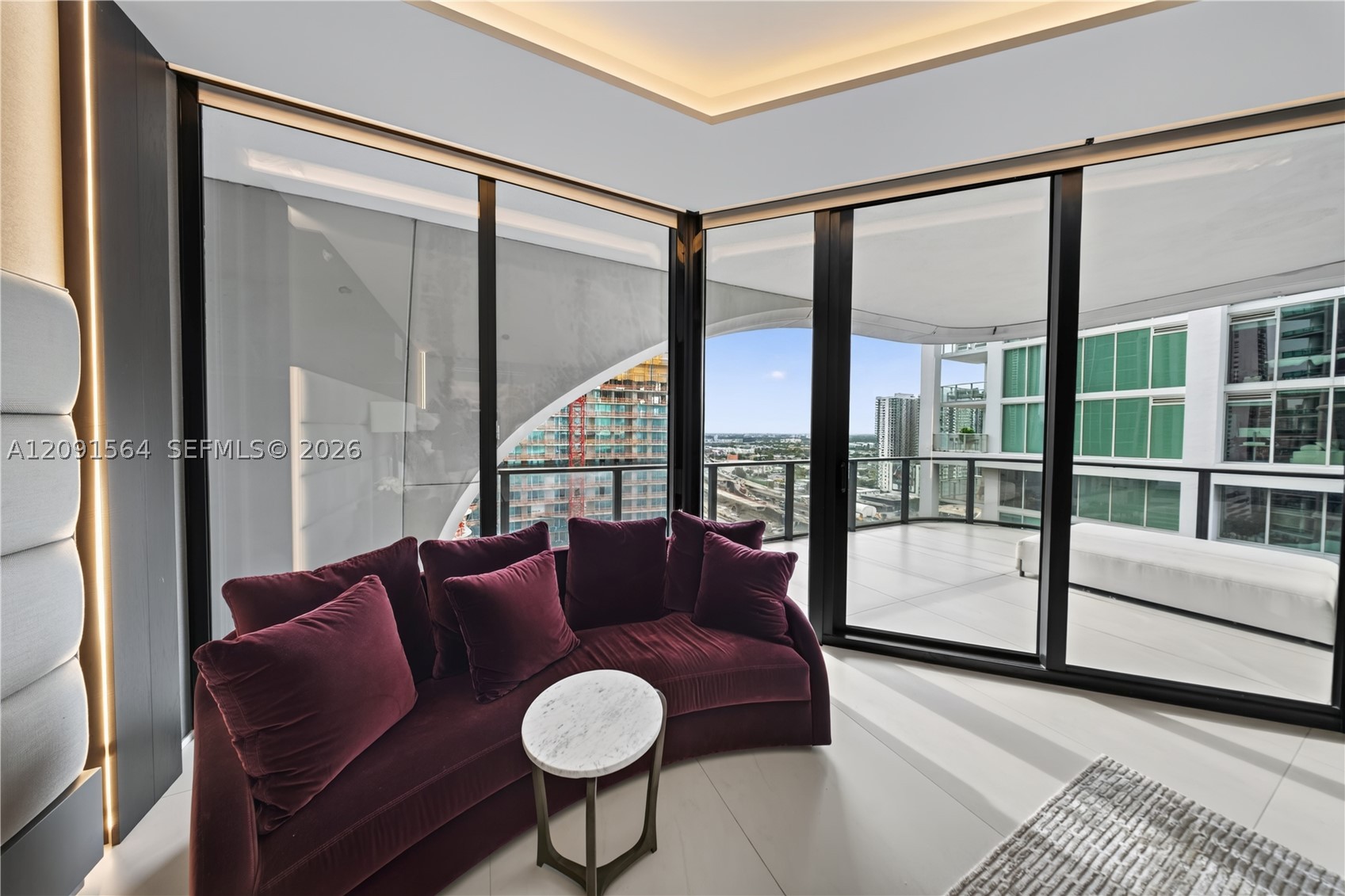 1000 NE Biscayne Blvd #2202, Miami FL 33132