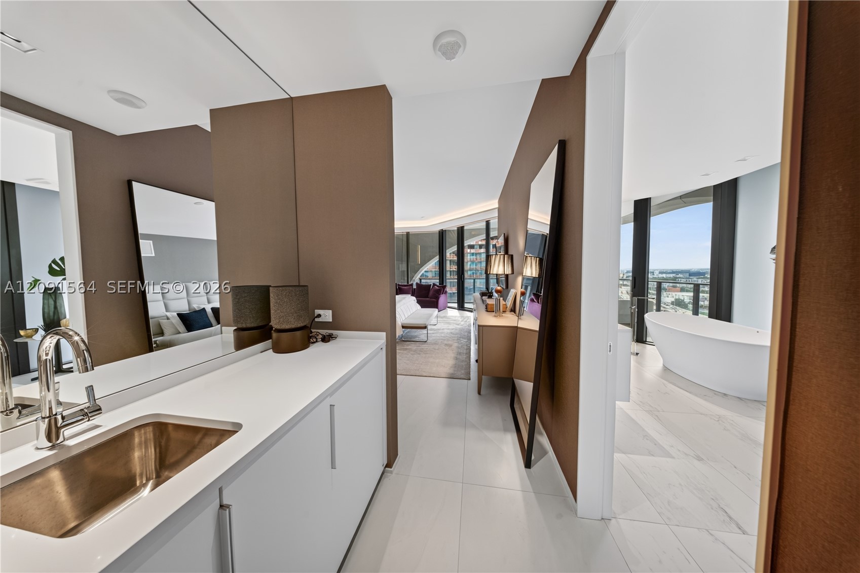 1000 NE Biscayne Blvd #2202, Miami FL 33132