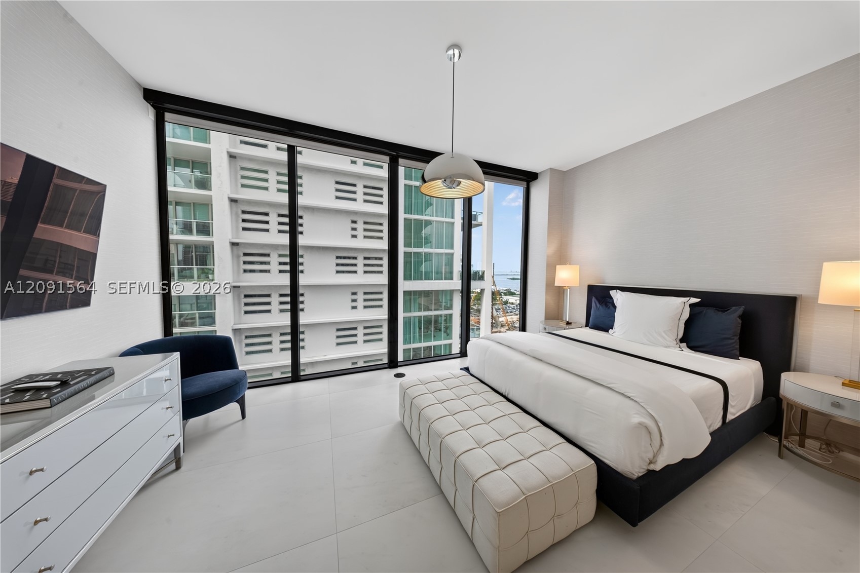 1000 NE Biscayne Blvd #2202, Miami FL 33132