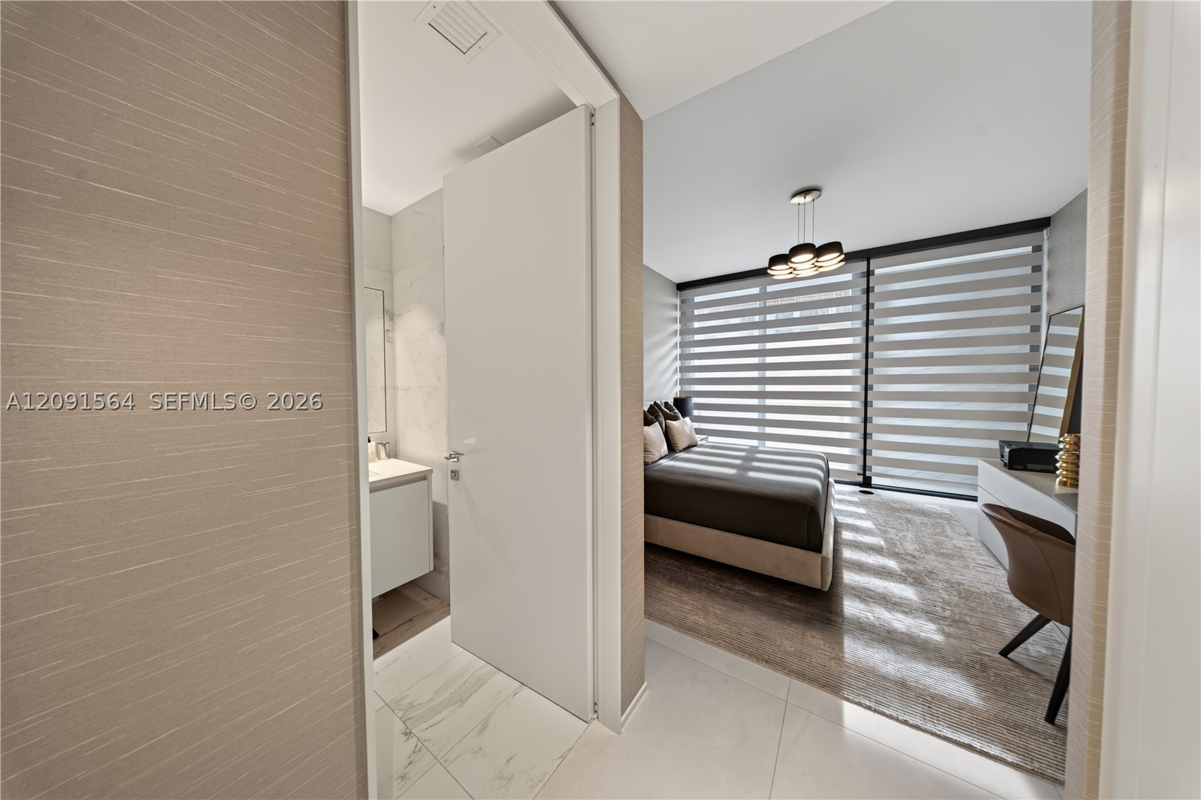 1000 NE Biscayne Blvd #2202, Miami FL 33132