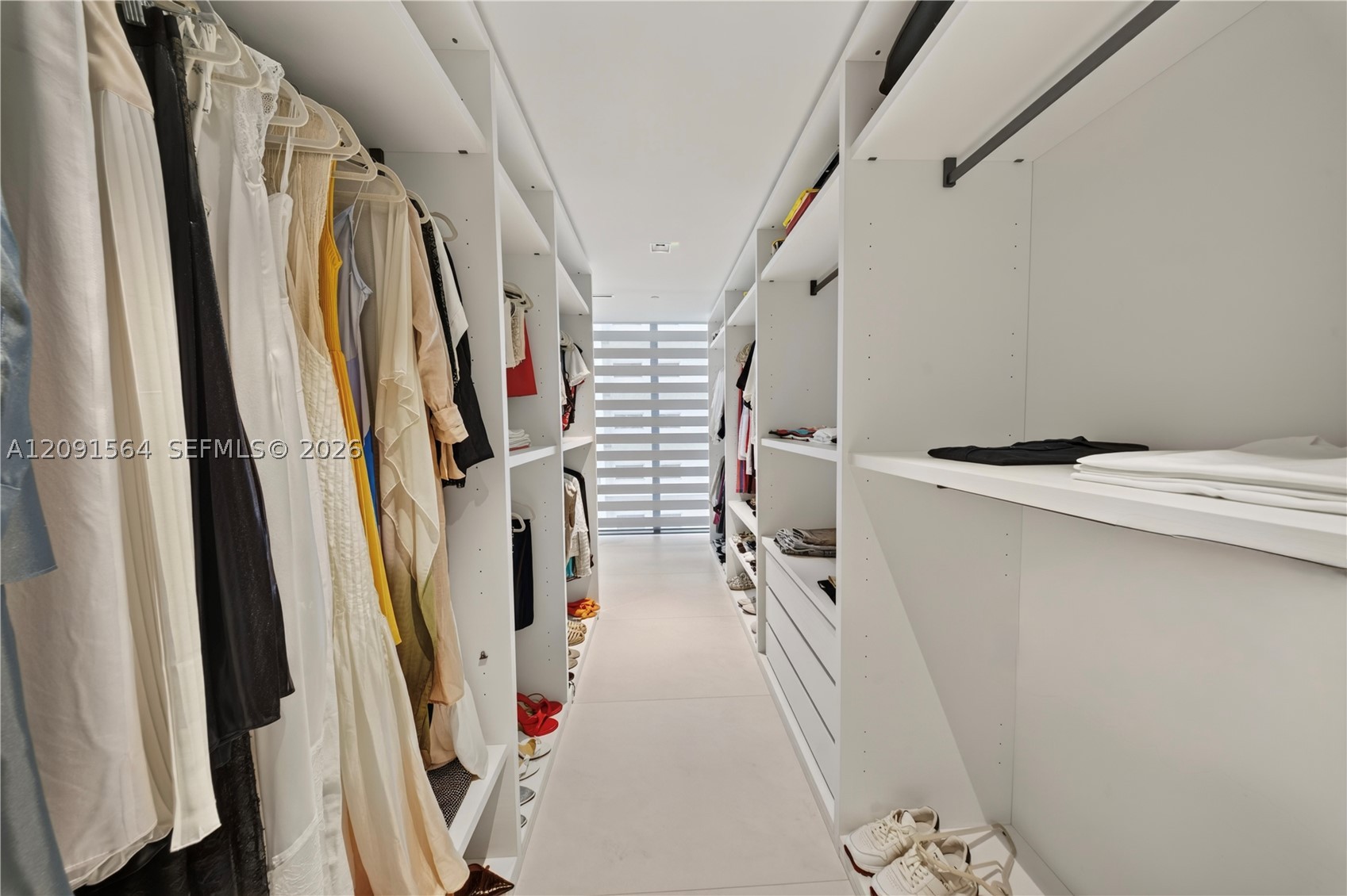 1000 NE Biscayne Blvd #2202, Miami FL 33132