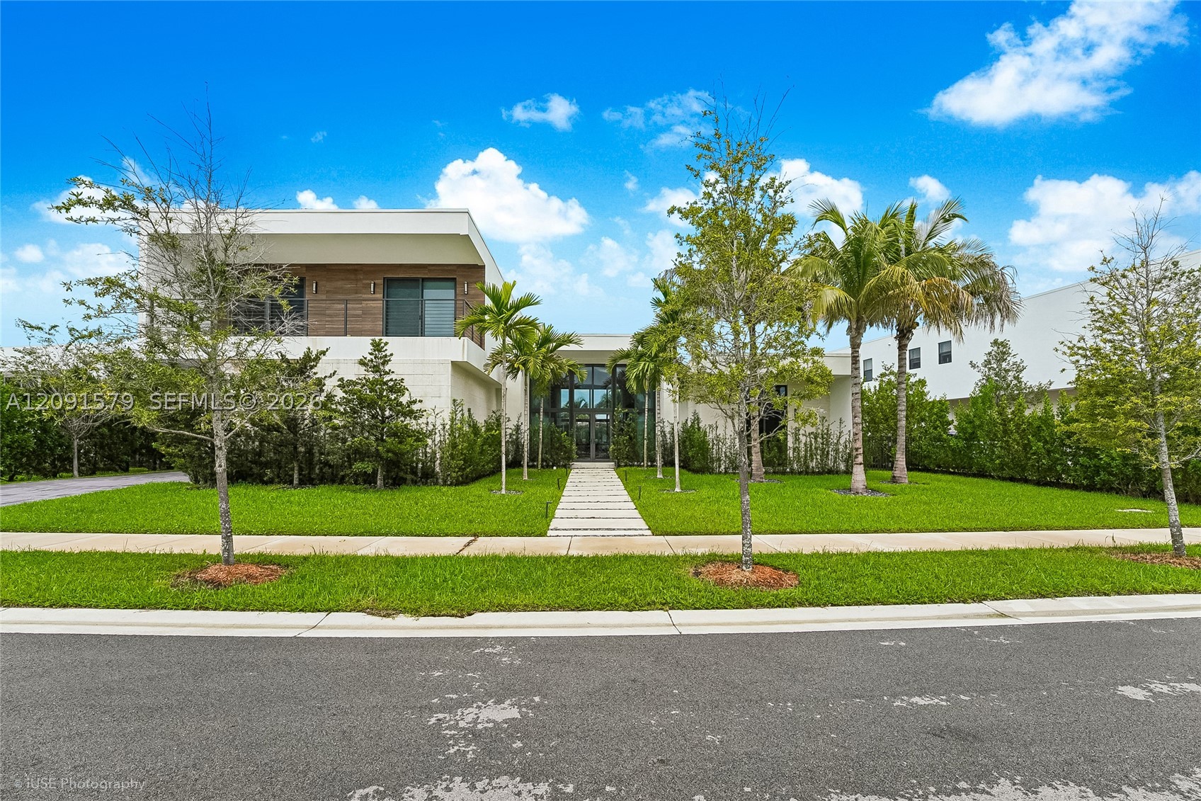 16629 BOTANIKO DR, Weston FL 33326