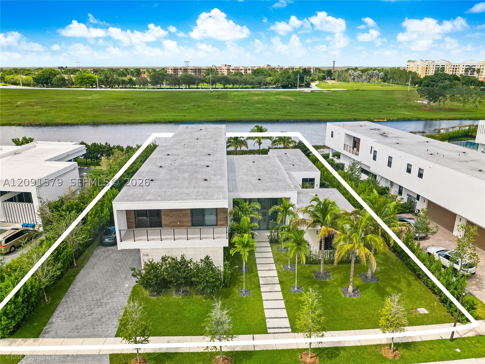 16629 BOTANIKO DR, Weston FL 33326