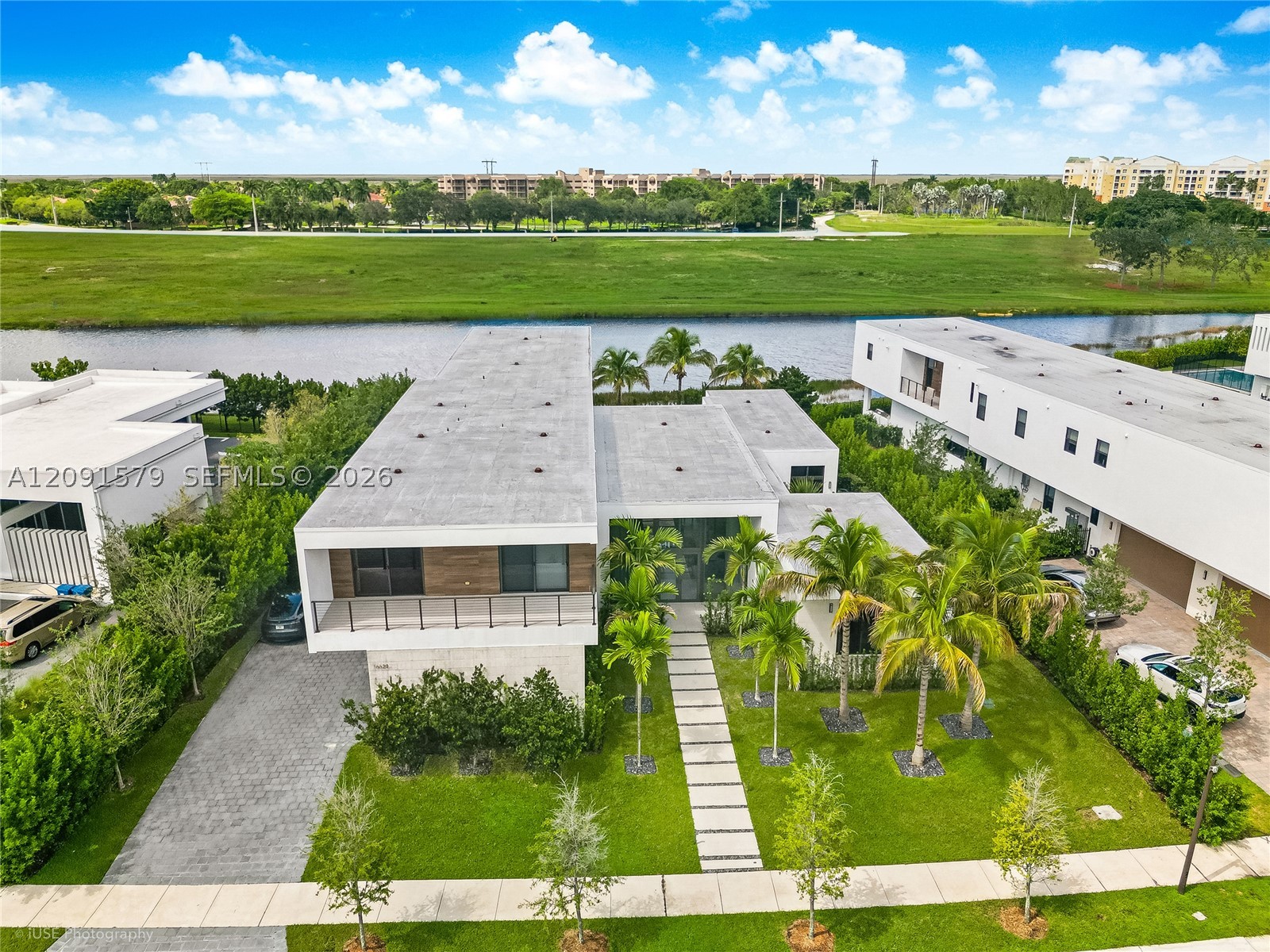 16629 BOTANIKO DR, Weston FL 33326