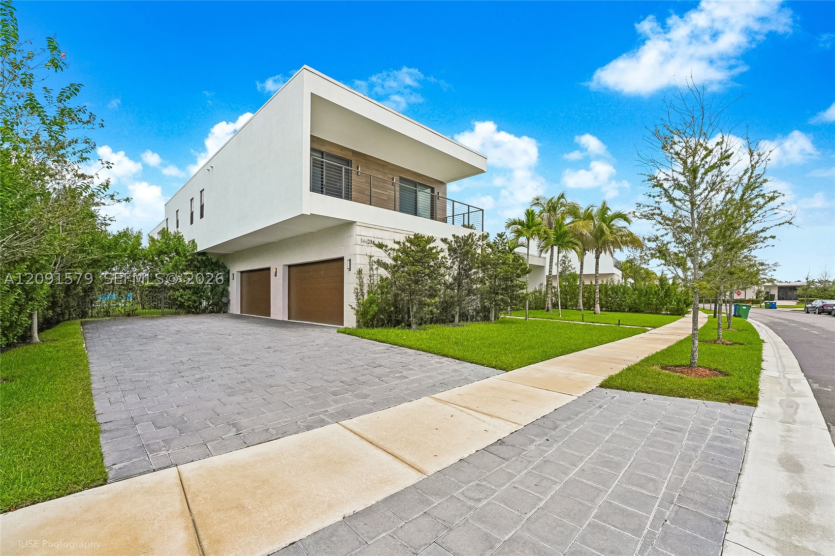 16629 BOTANIKO DR, Weston FL 33326