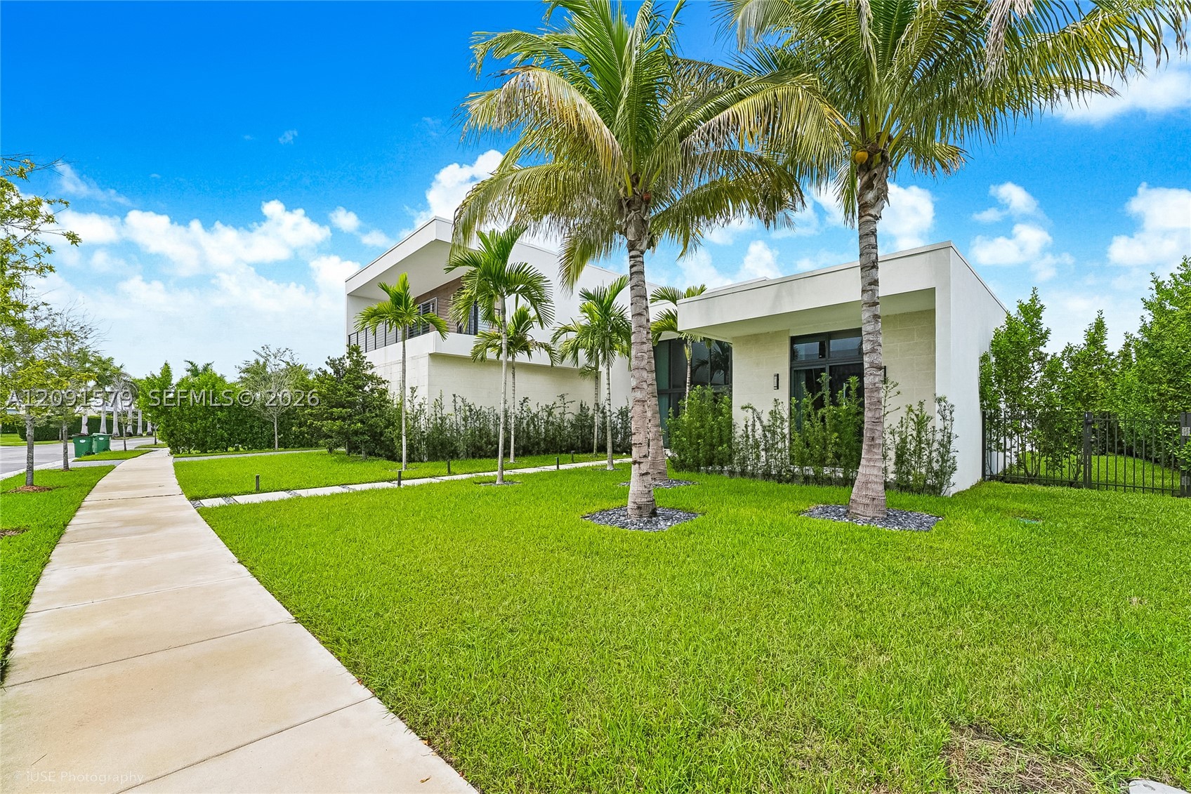 16629 BOTANIKO DR, Weston FL 33326