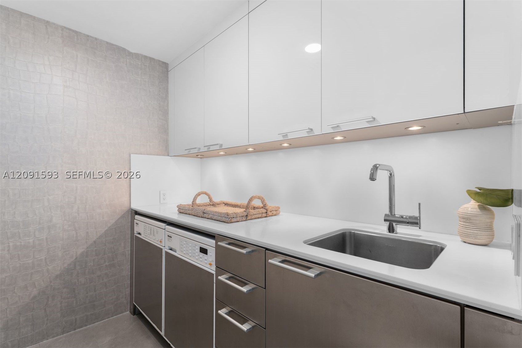 6799 Collins Ave #LPH02, Miami Beach FL 33141