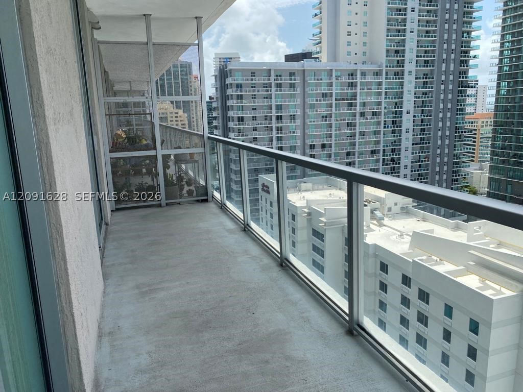 79 SW 12th St #2403-S, Miami FL 33130
