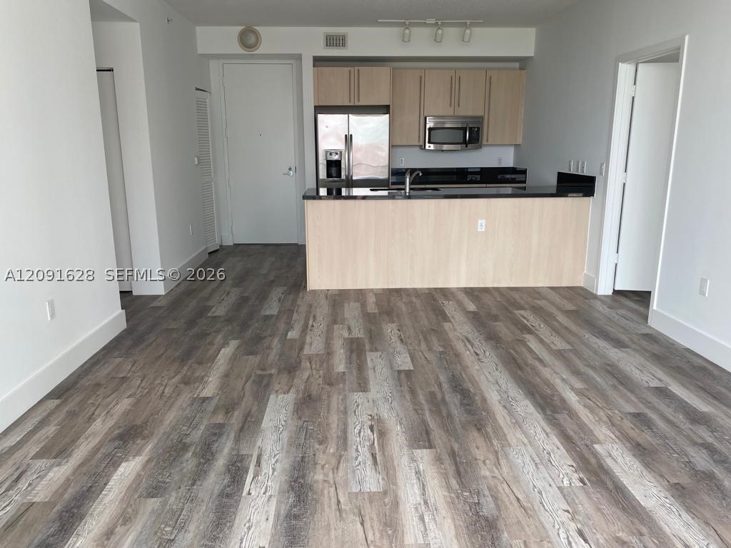 79 SW 12th St #2403-S, Miami FL 33130