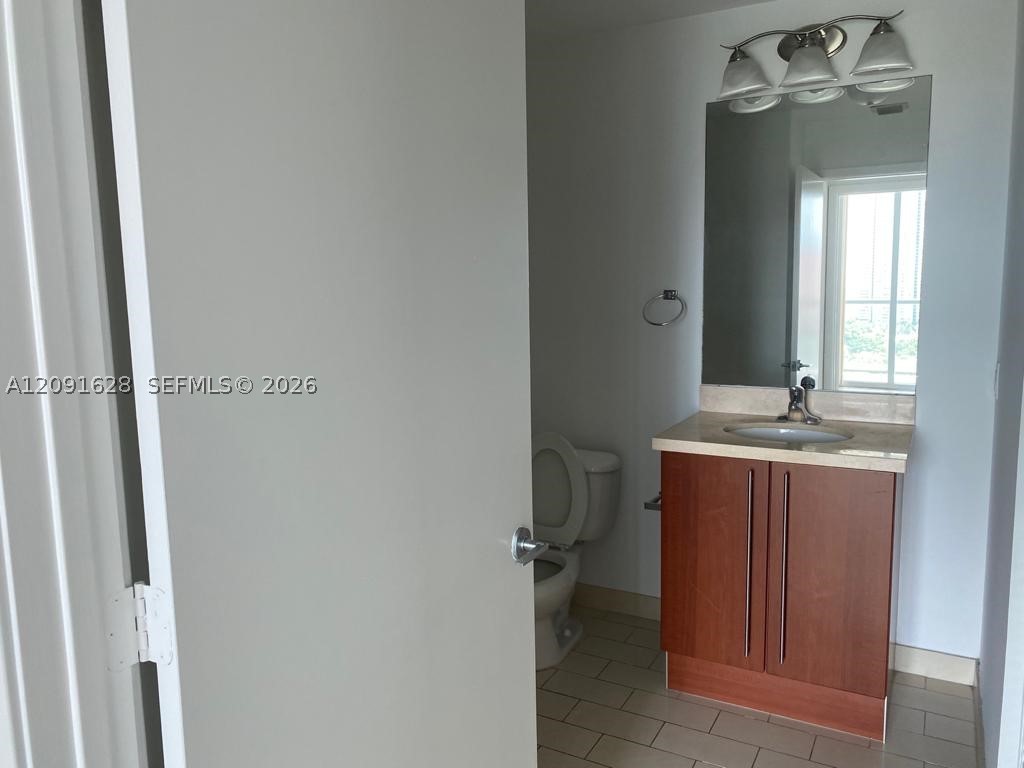 79 SW 12th St #2403-S, Miami FL 33130