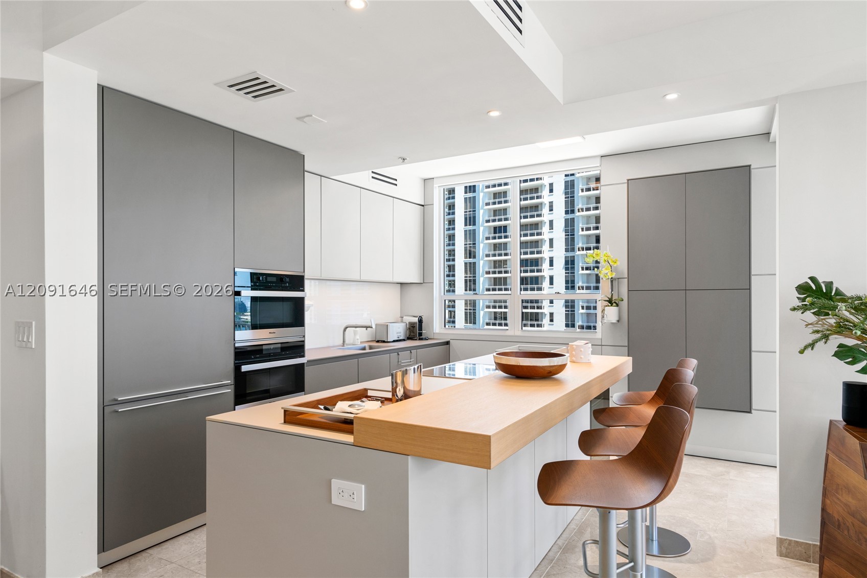 801 Brickell Key Blvd #1512, Miami FL 33131