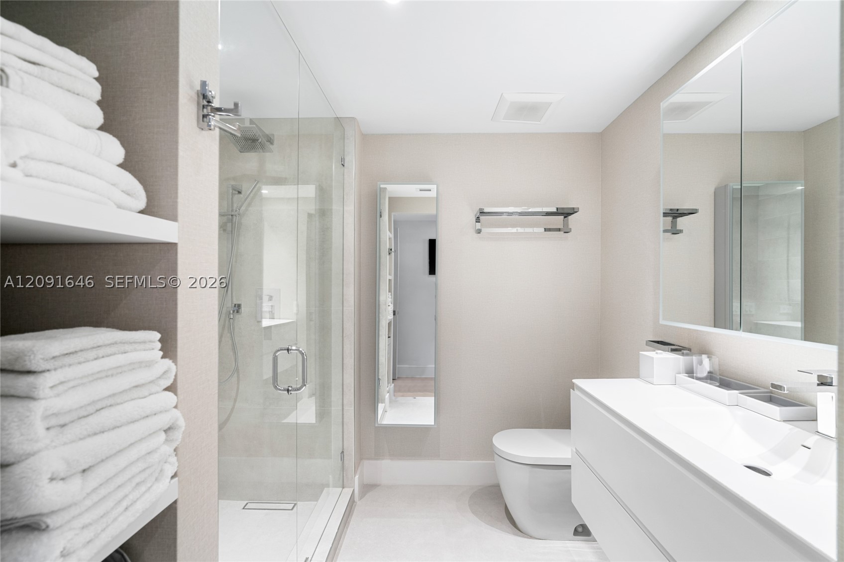 801 Brickell Key Blvd #1512, Miami FL 33131