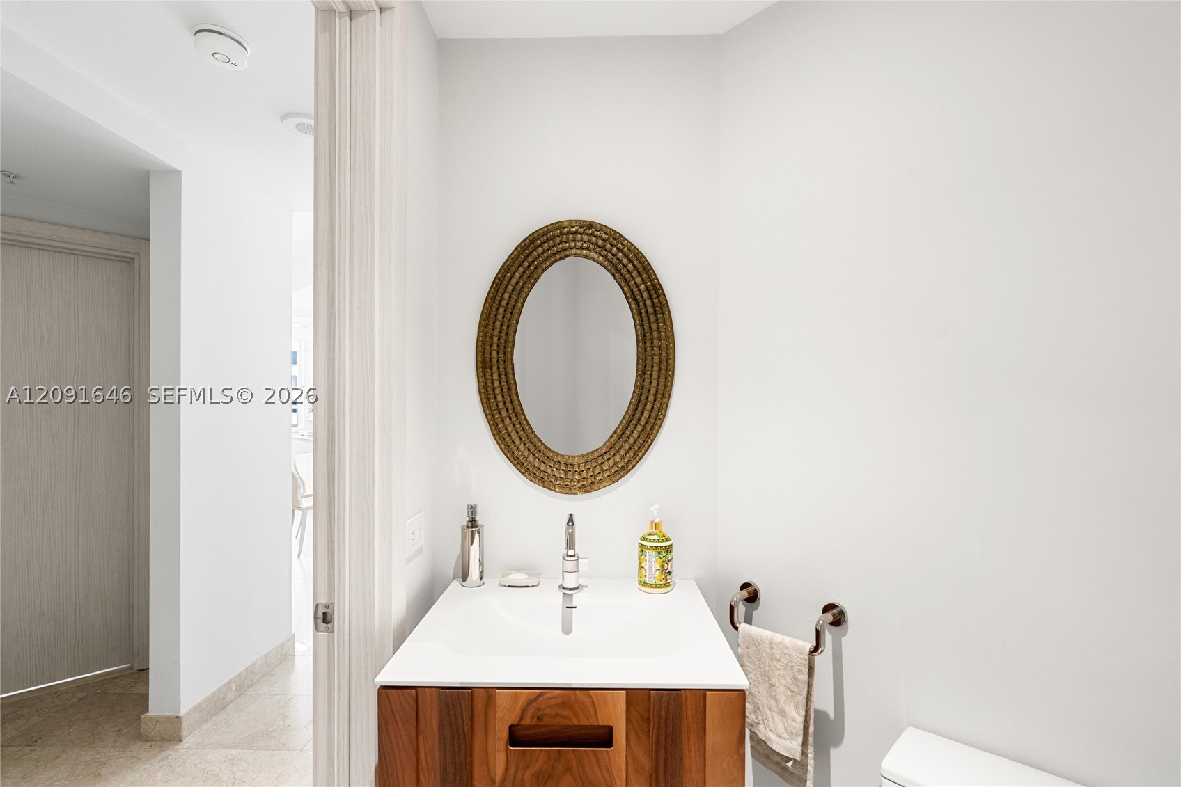801 Brickell Key Blvd #1512, Miami FL 33131
