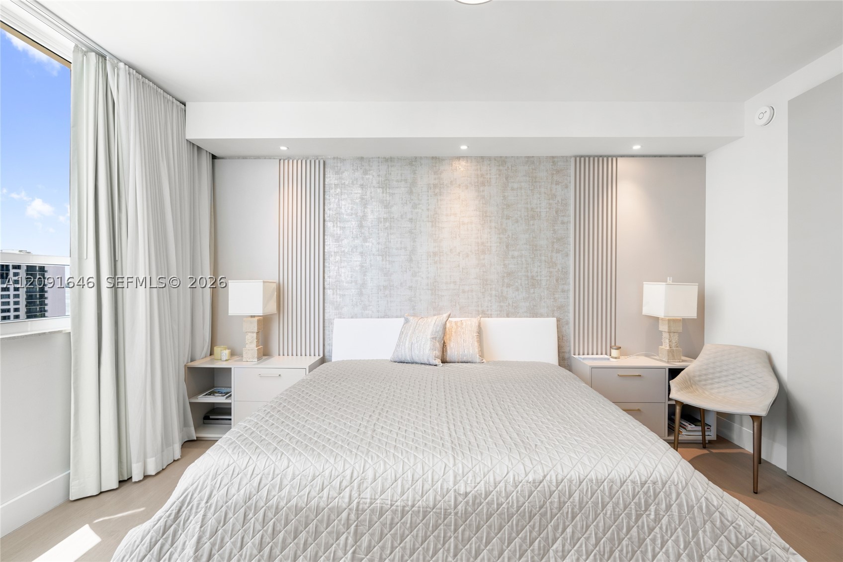 801 Brickell Key Blvd #1512, Miami FL 33131