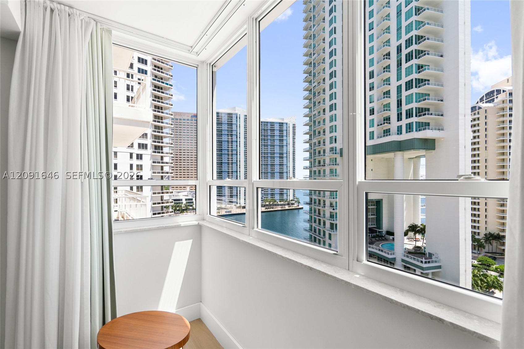 801 Brickell Key Blvd #1512, Miami FL 33131