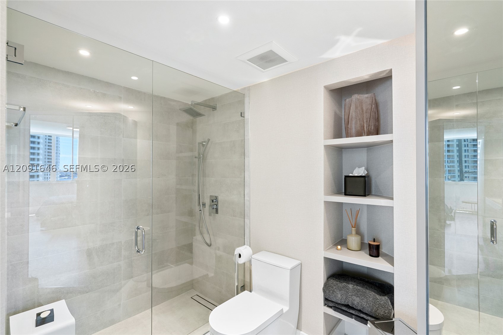 801 Brickell Key Blvd #1512, Miami FL 33131