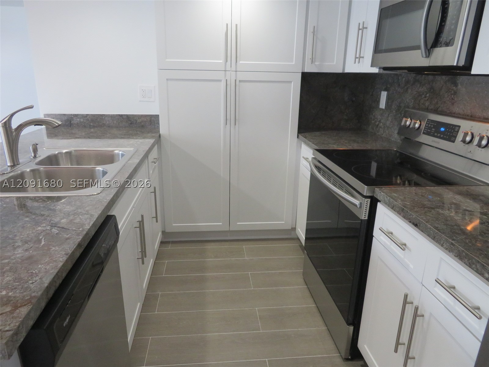 6401 Turkey Run Ter, Miami Lakes FL 33014