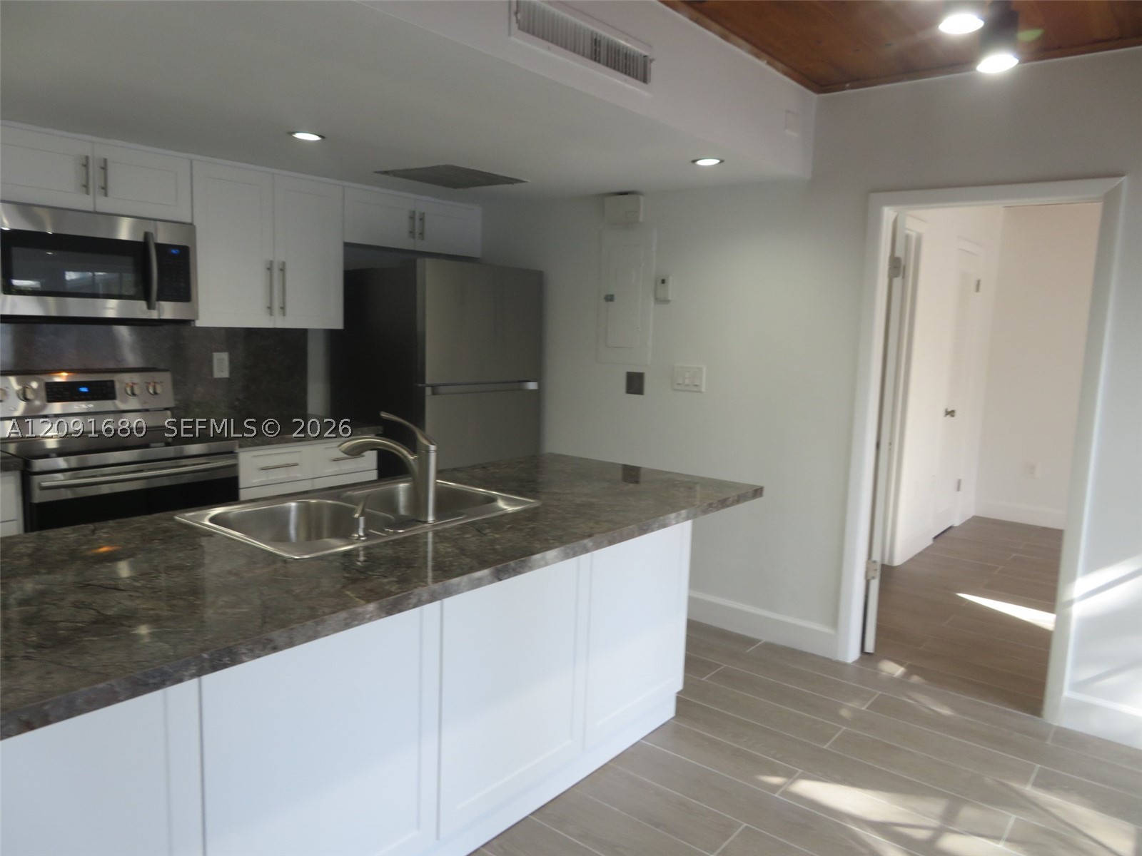 6401 Turkey Run Ter, Miami Lakes FL 33014