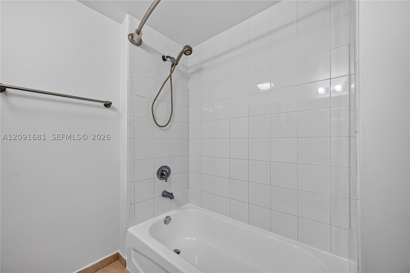 1 Glen Royal Pkwy #903, Miami FL 33125