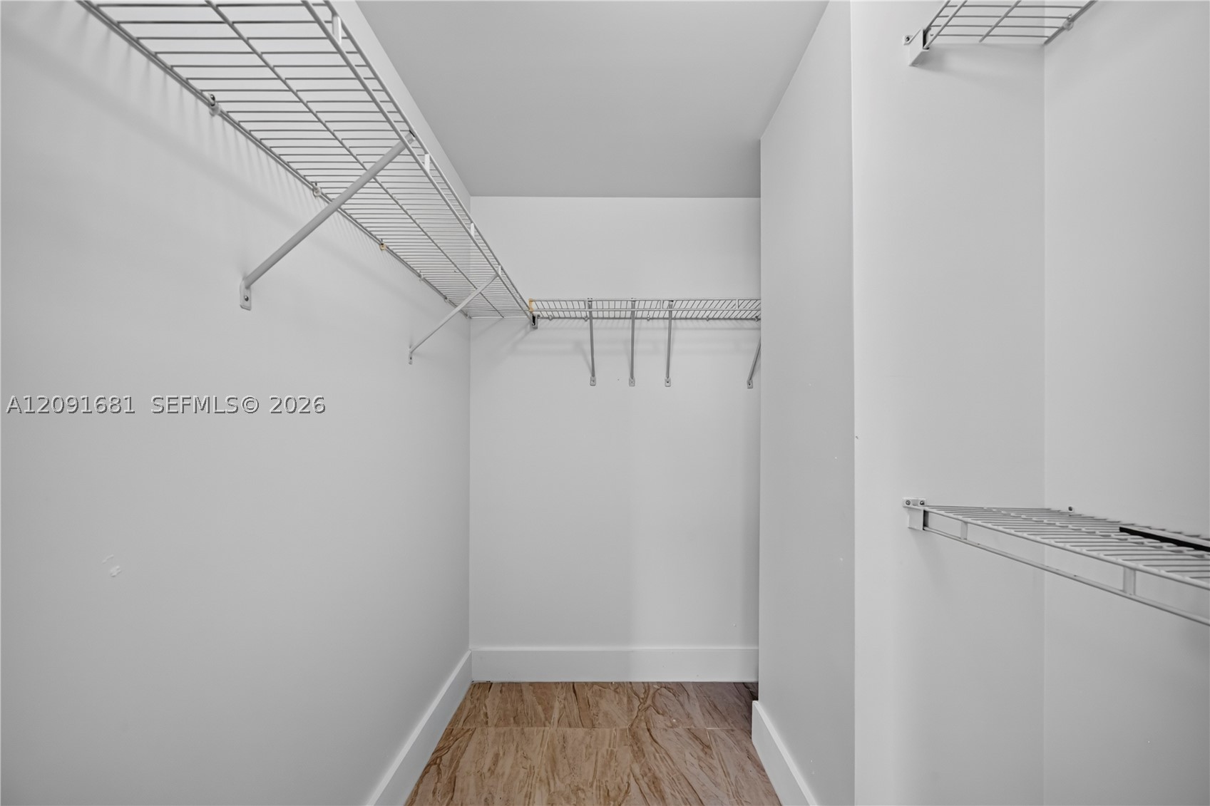 1 Glen Royal Pkwy #903, Miami FL 33125
