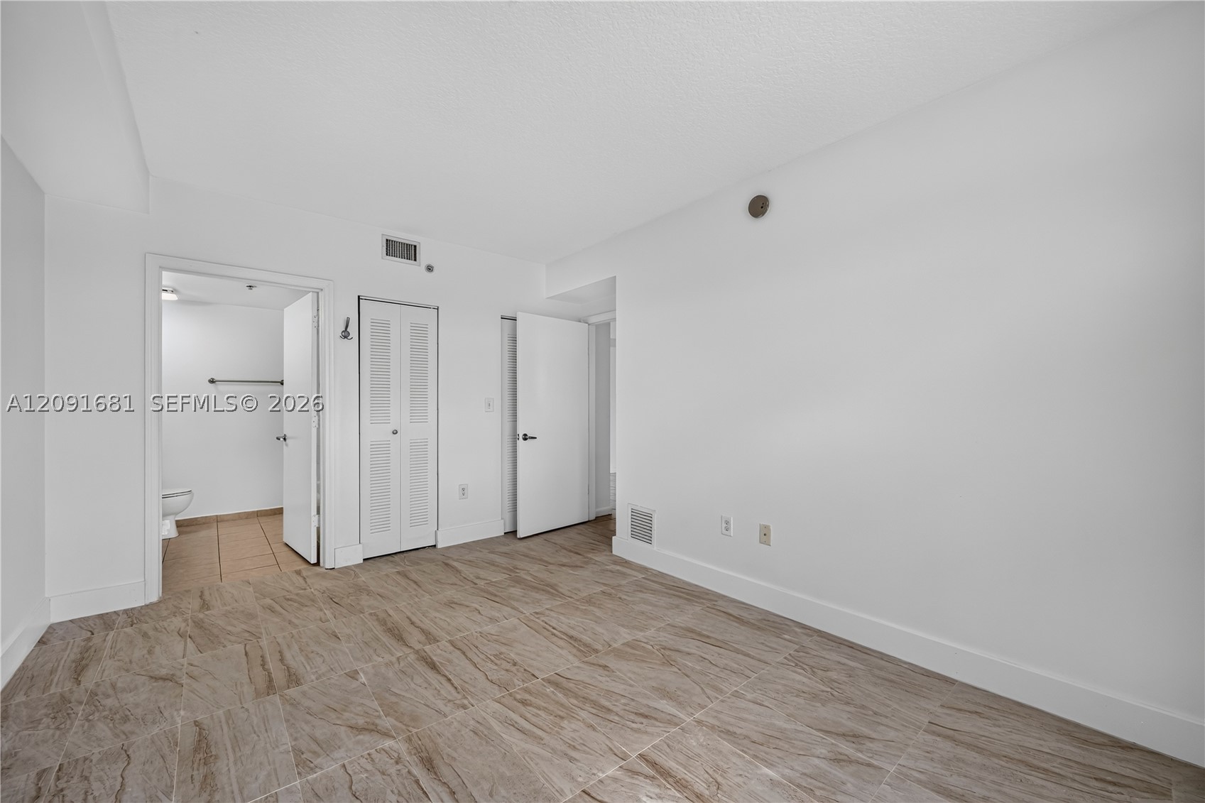 1 Glen Royal Pkwy #903, Miami FL 33125
