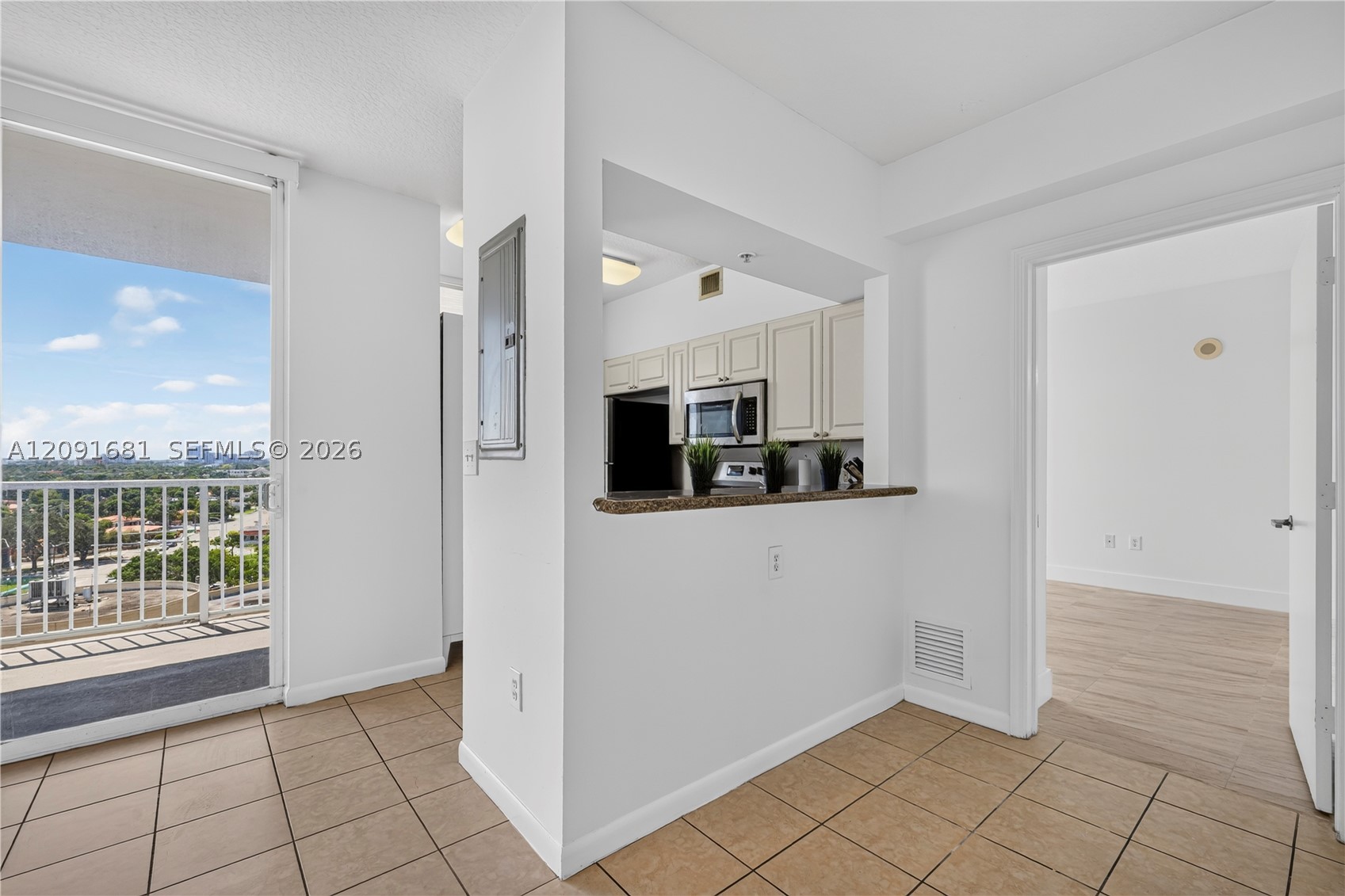 1 Glen Royal Pkwy #903, Miami FL 33125