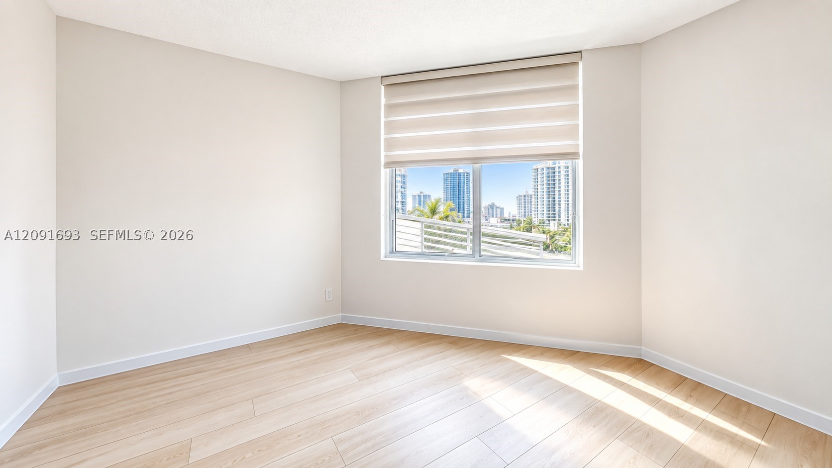 335 S Biscayne Blvd #1601, Miami FL 33131