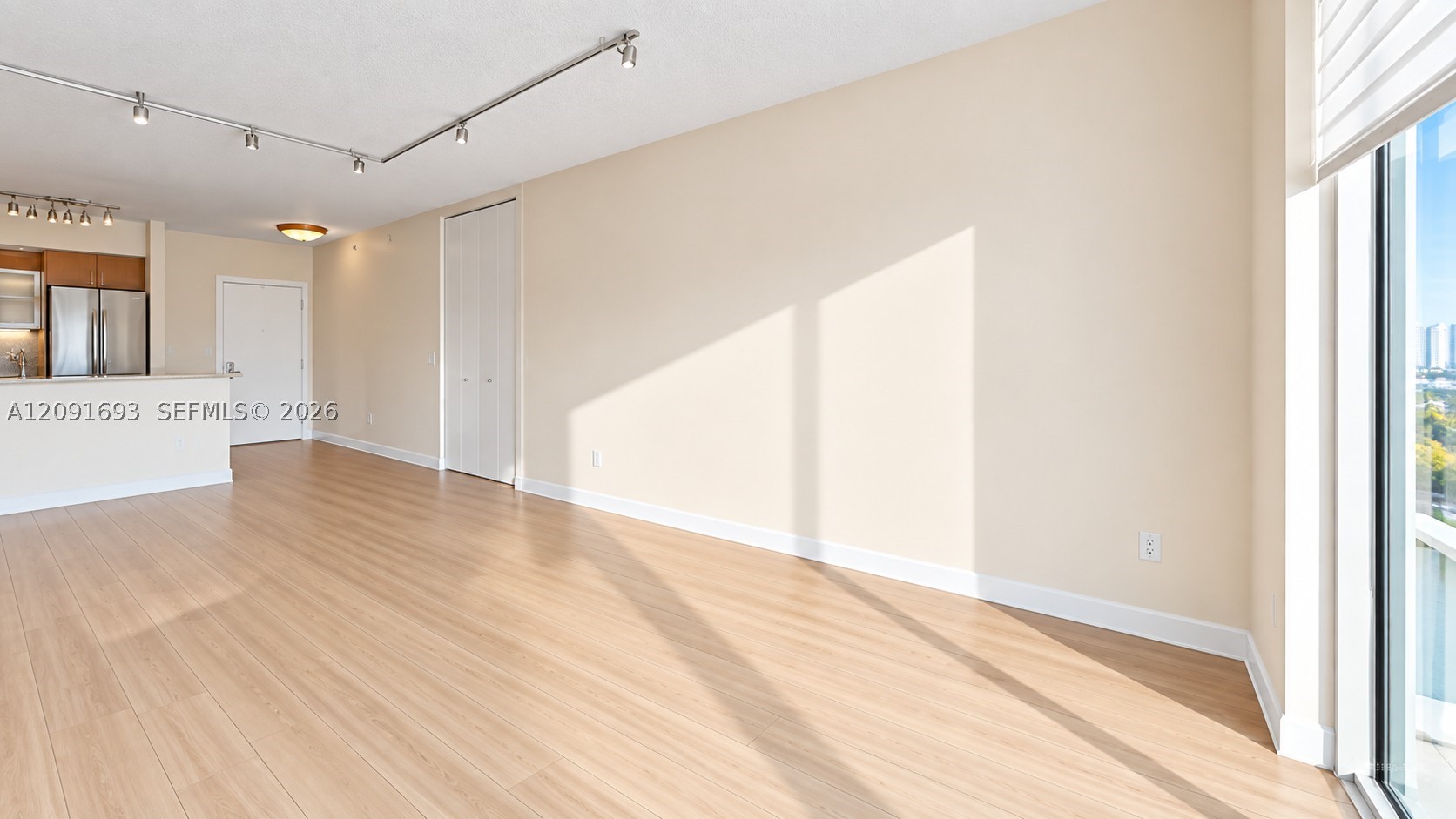 335 S Biscayne Blvd #1601, Miami FL 33131