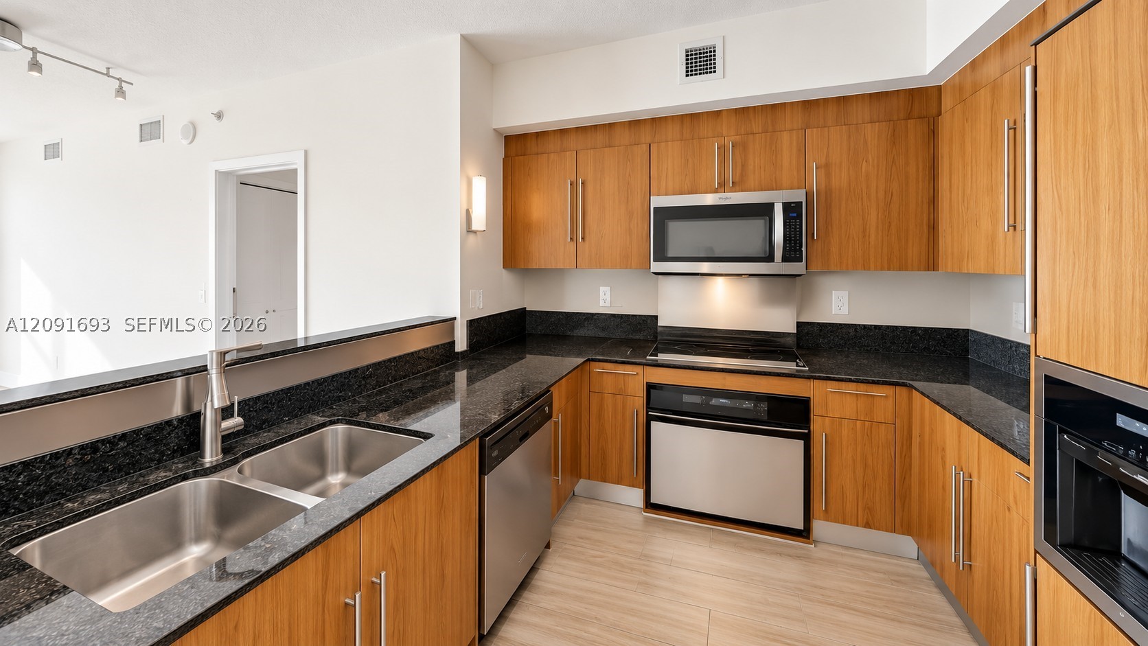335 S Biscayne Blvd #1601, Miami FL 33131