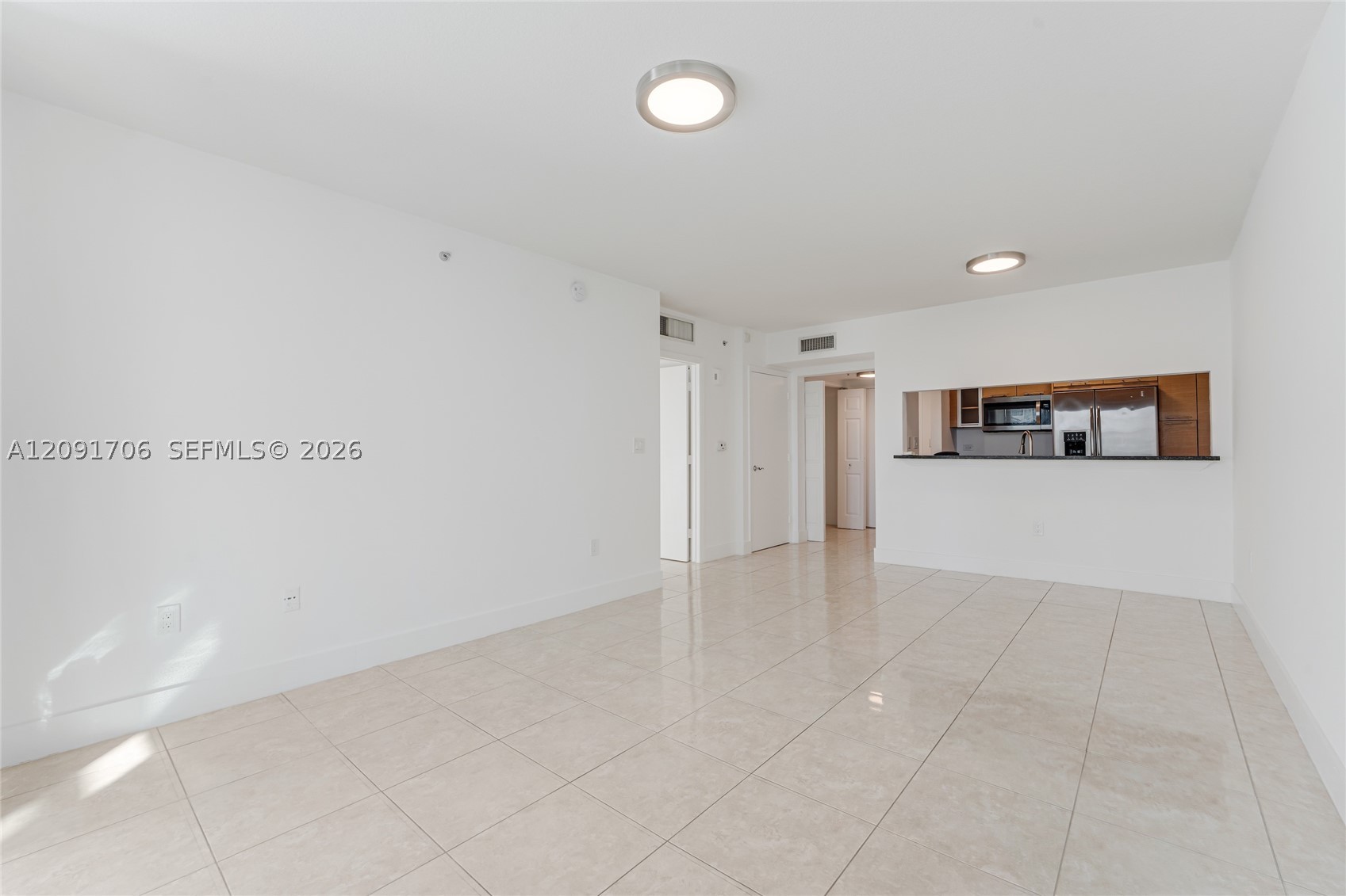 31 SE 5th St #409, Miami FL 33131