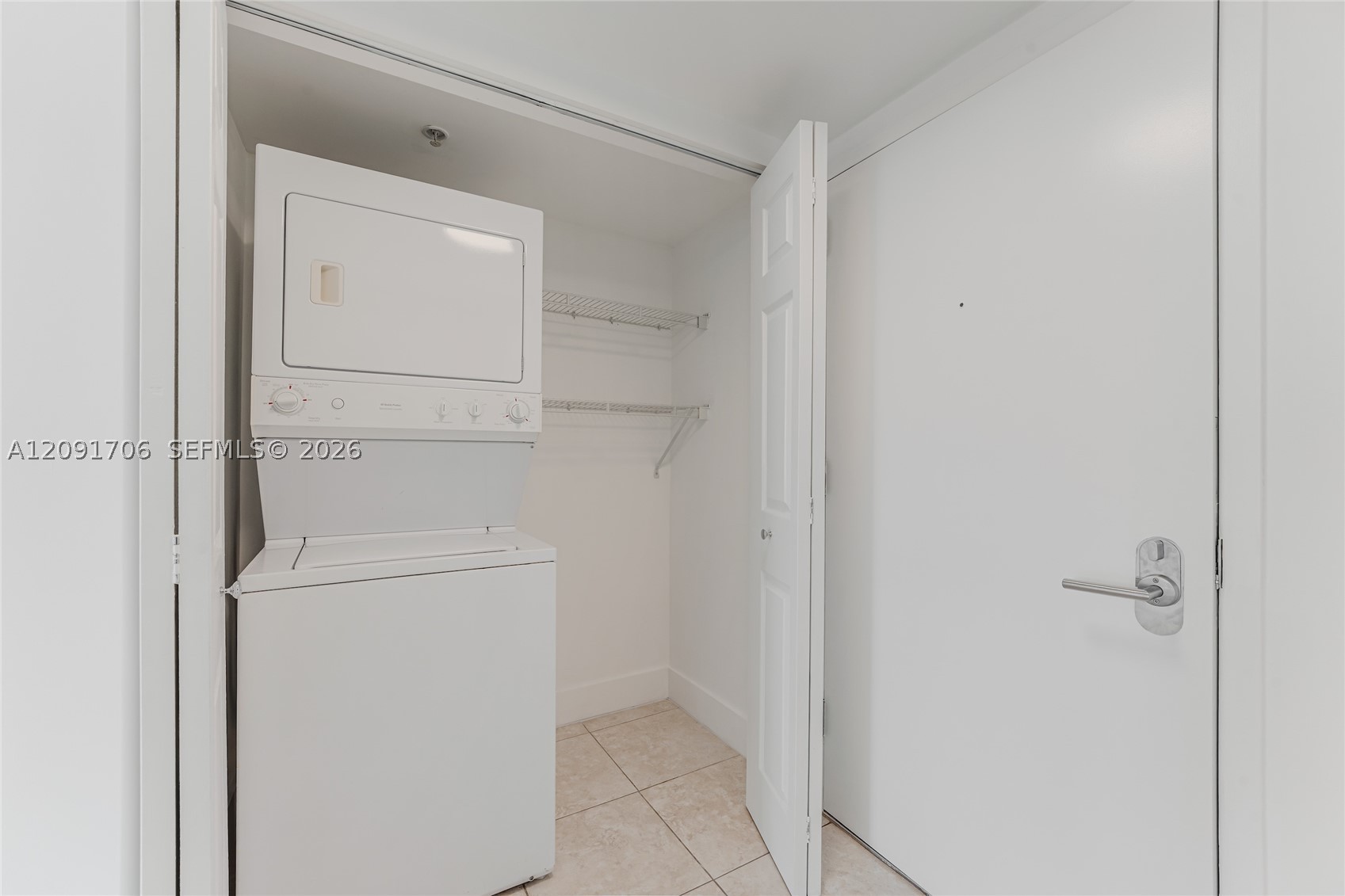 31 SE 5th St #409, Miami FL 33131