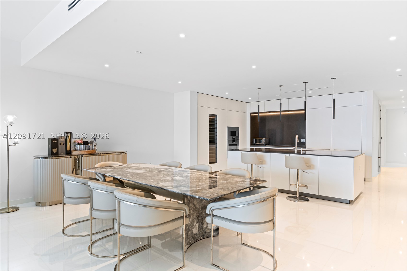 300 Biscayne Boulevard Way #3304C, Miami FL 33131