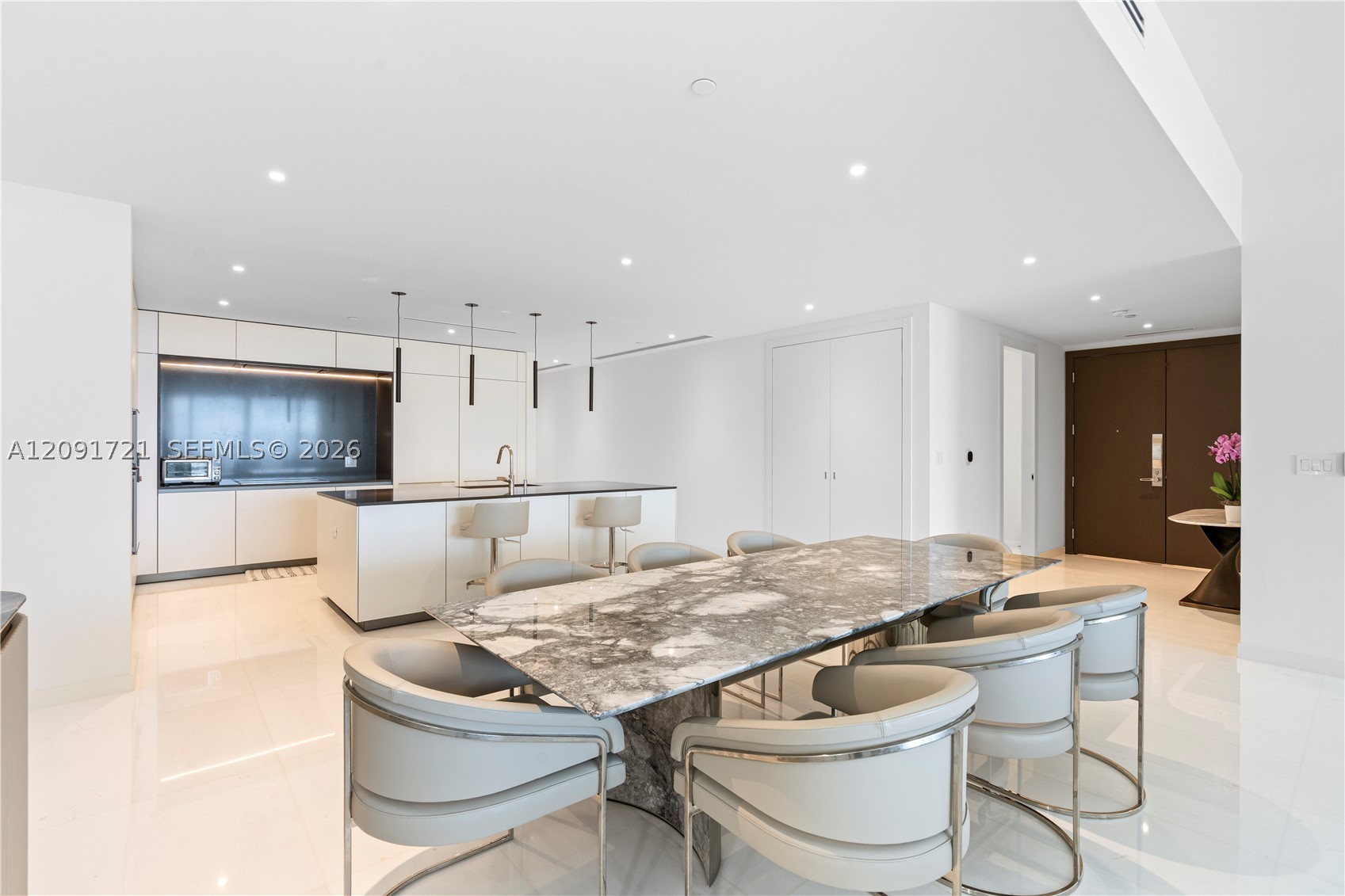 300 Biscayne Boulevard Way #3304C, Miami FL 33131
