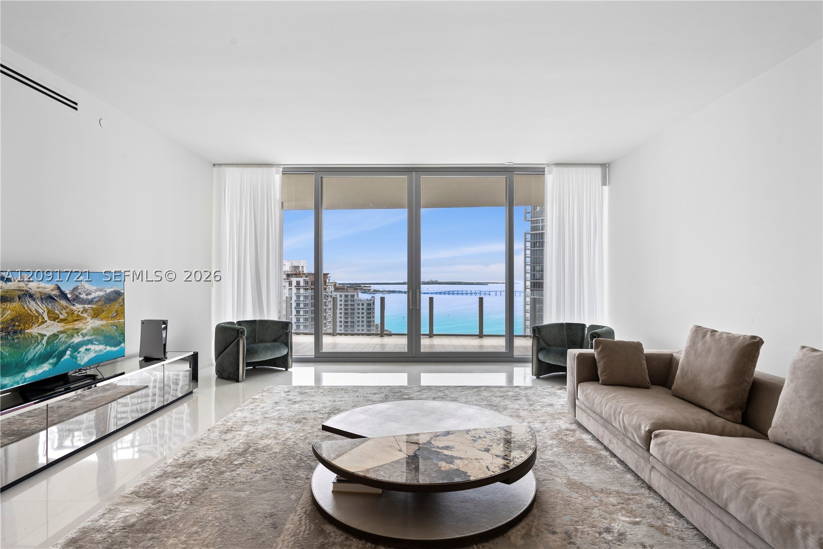 300 Biscayne Boulevard Way #3304C, Miami FL 33131