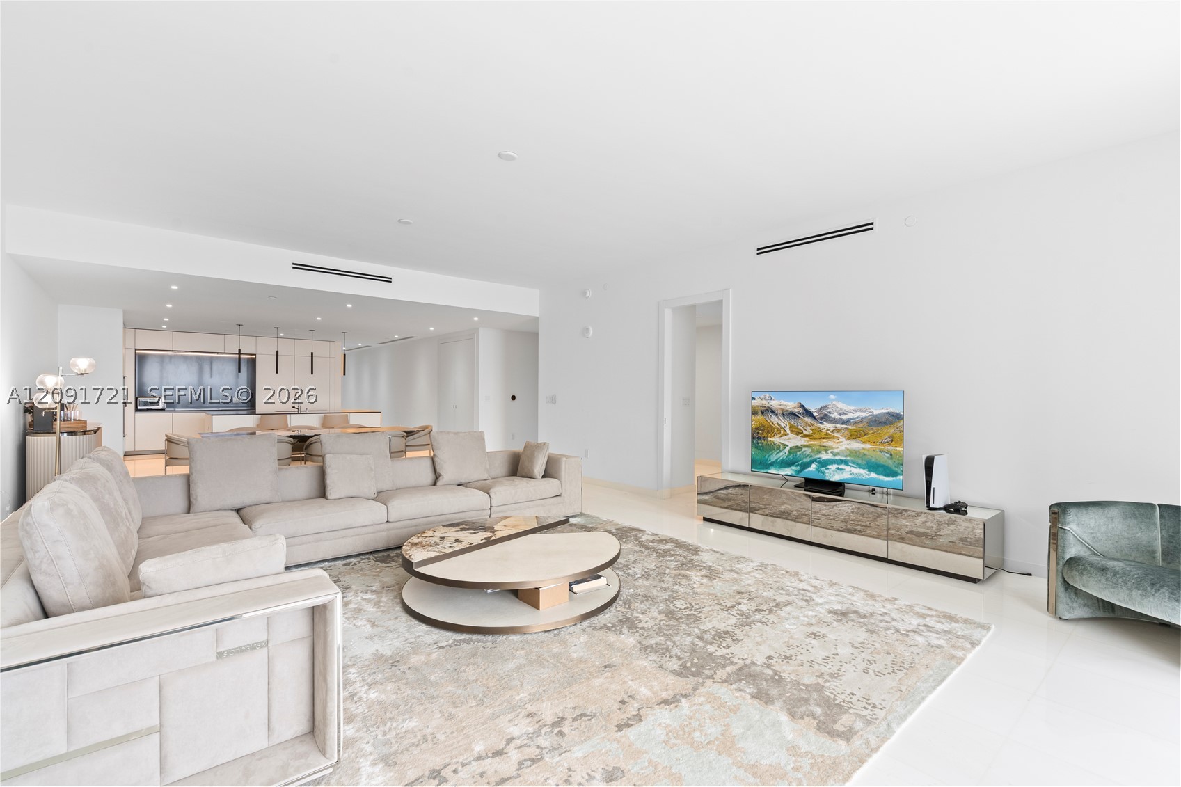 300 Biscayne Boulevard Way #3304C, Miami FL 33131