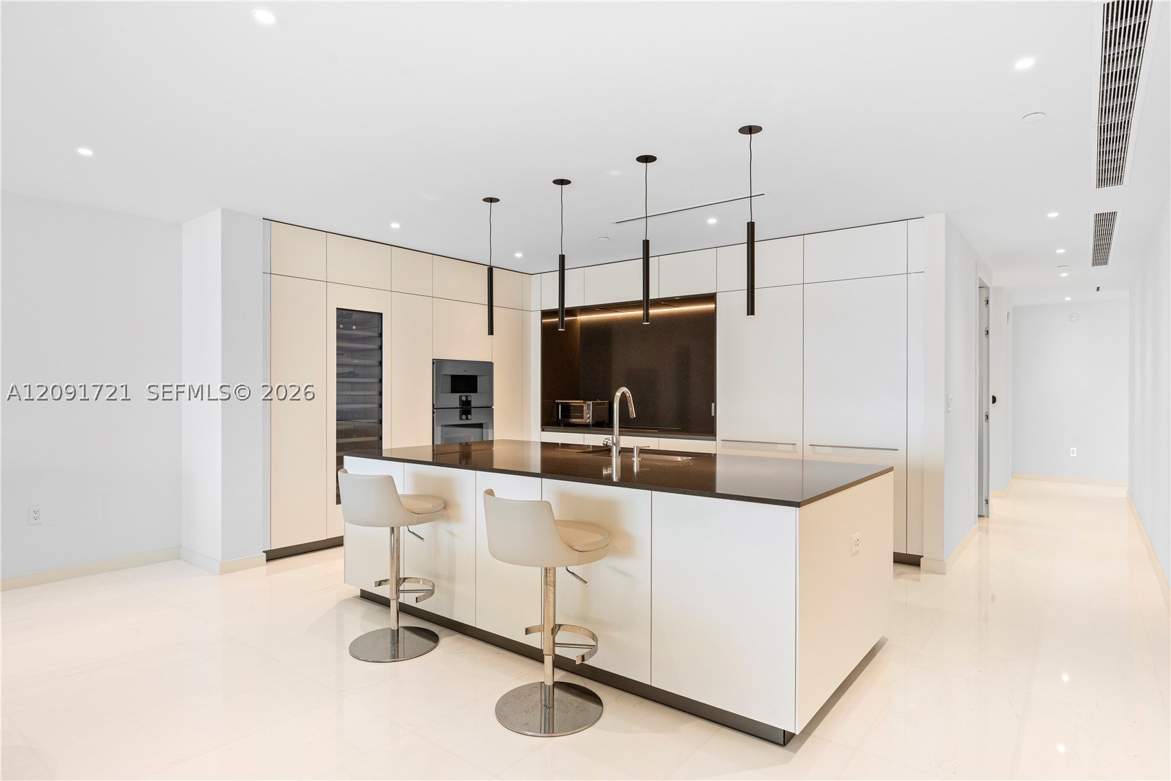 300 Biscayne Boulevard Way #3304C, Miami FL 33131