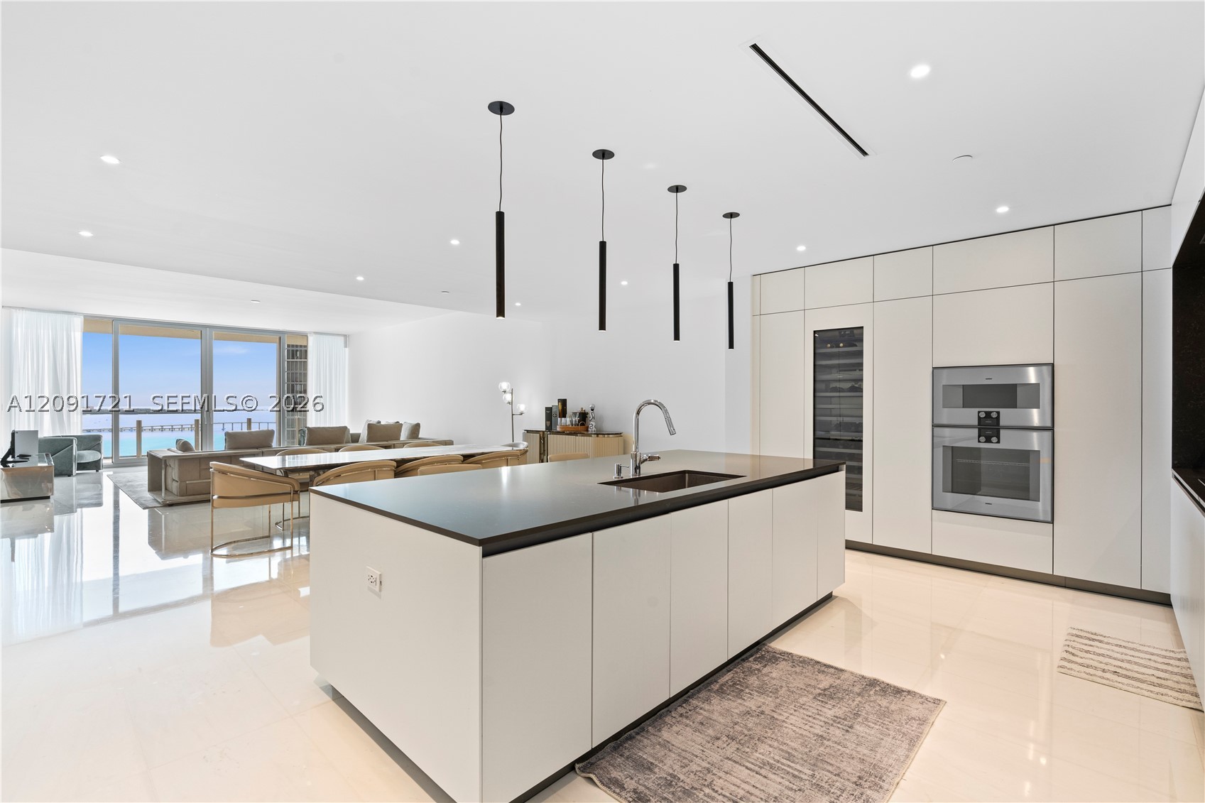 300 Biscayne Boulevard Way #3304C, Miami FL 33131