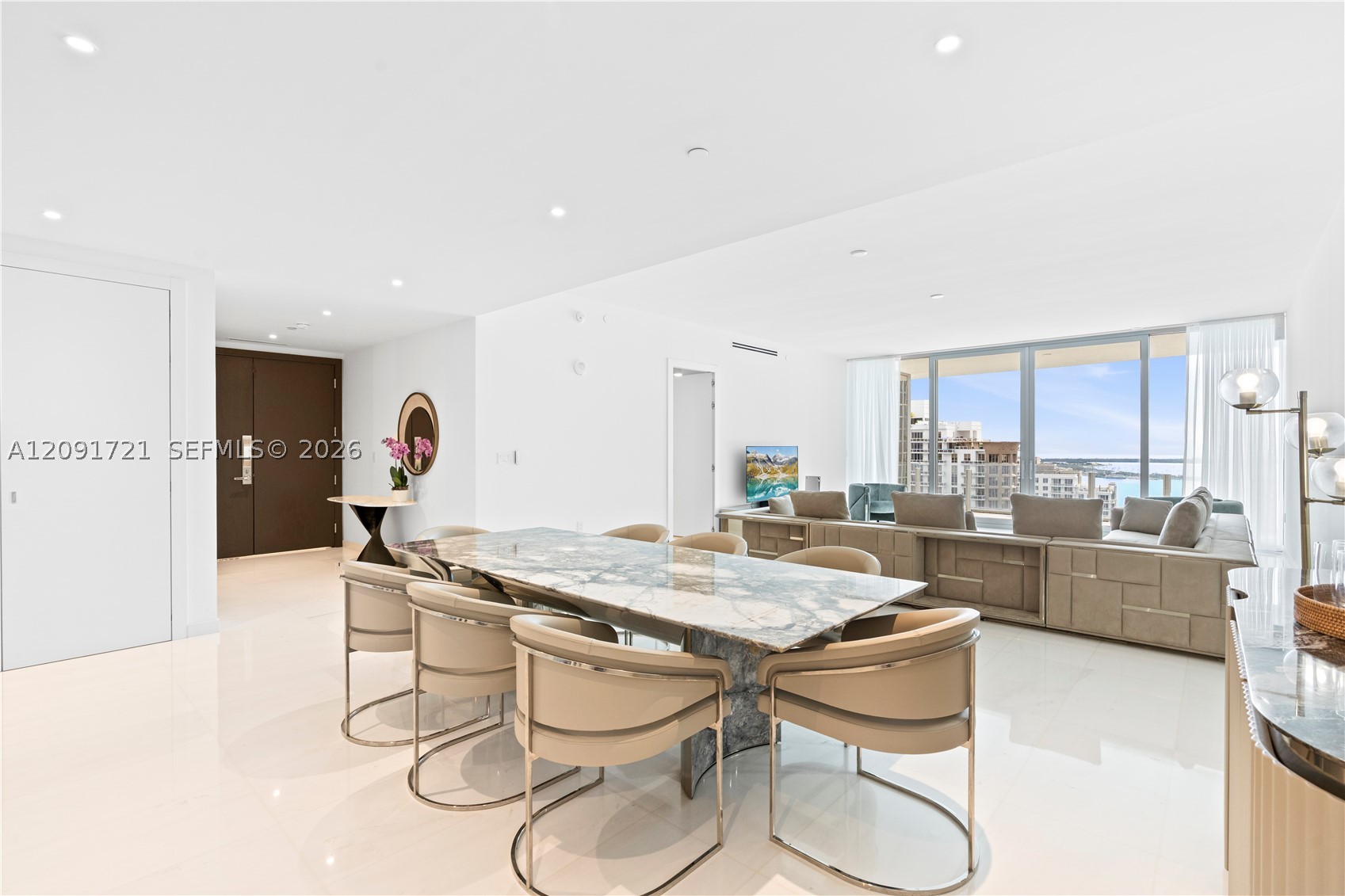 300 Biscayne Boulevard Way #3304C, Miami FL 33131