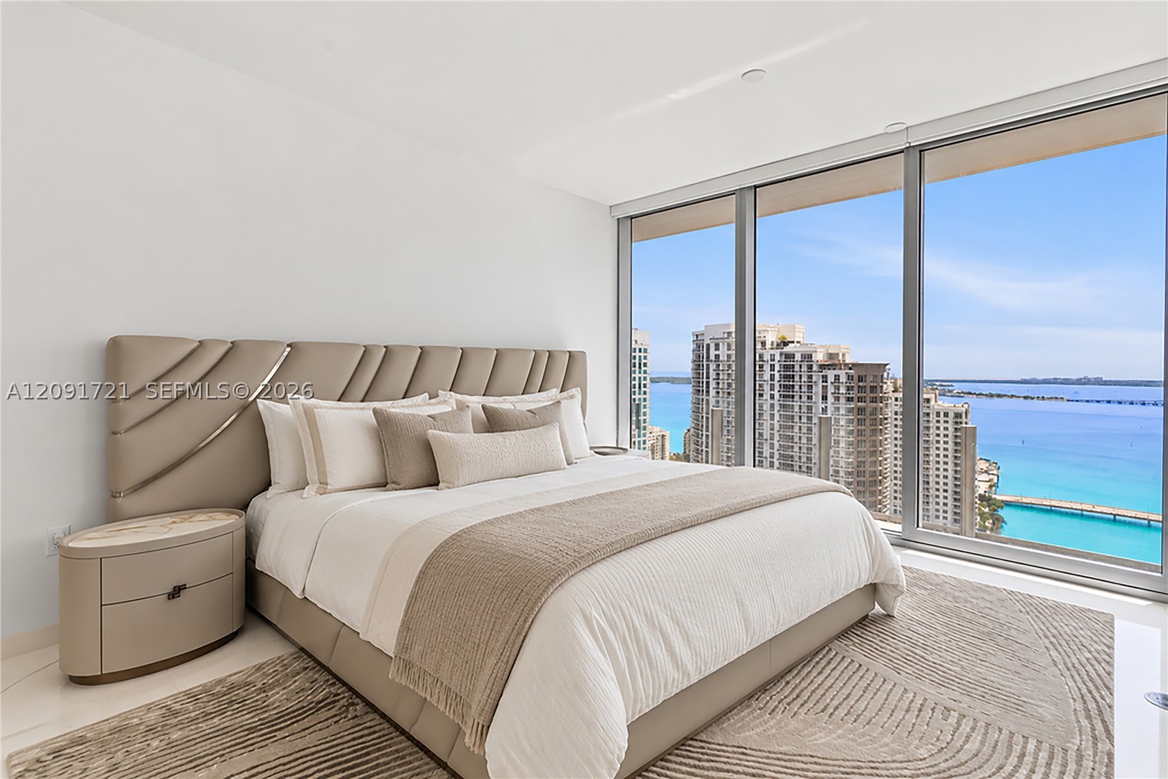 300 Biscayne Boulevard Way #3304C, Miami FL 33131