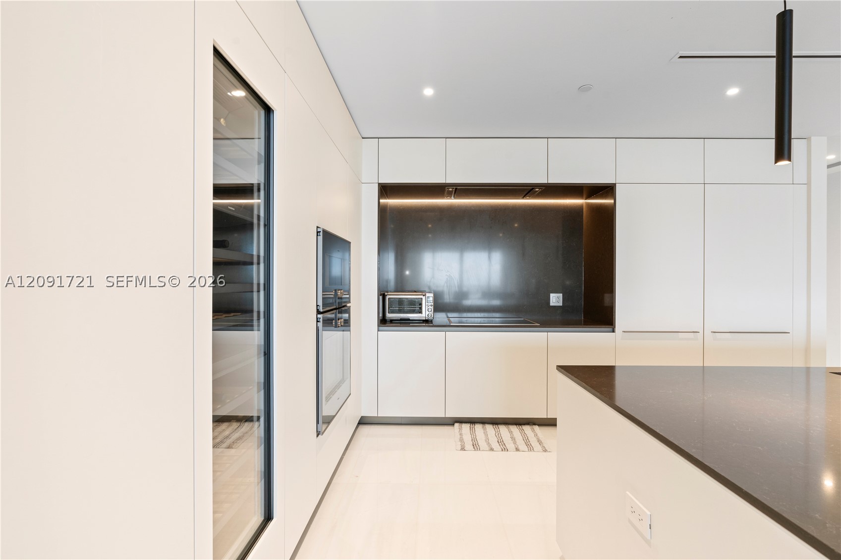 300 Biscayne Boulevard Way #3304C, Miami FL 33131