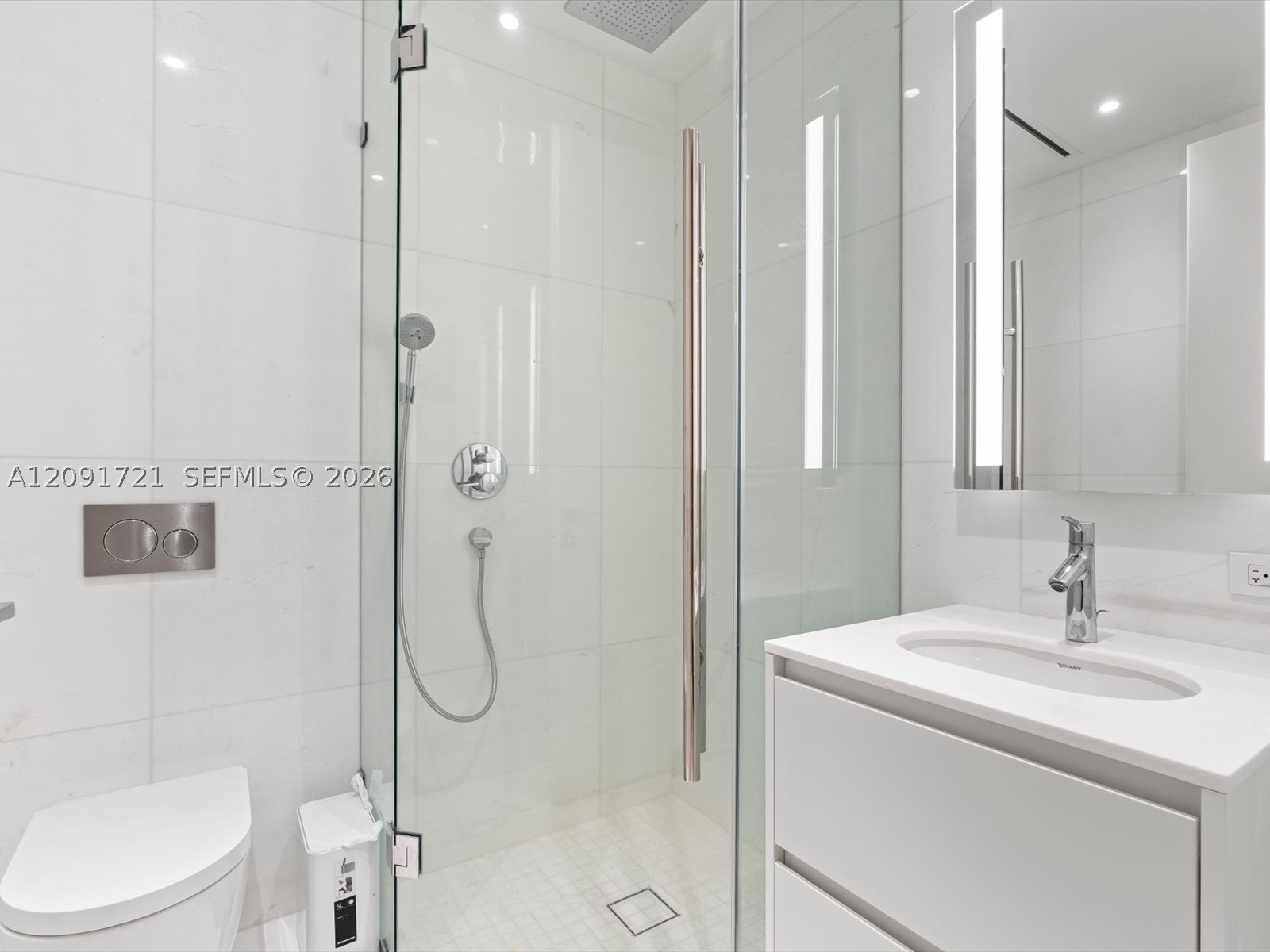 300 Biscayne Boulevard Way #3304C, Miami FL 33131