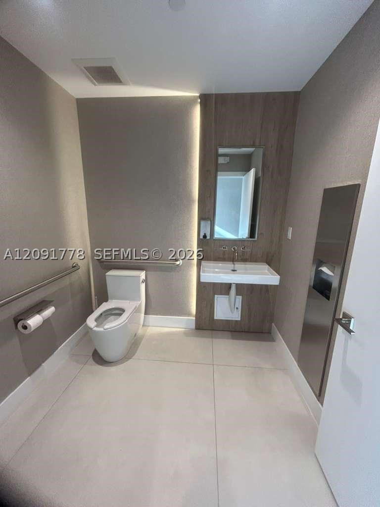 801 N VENETIAN DRIVE #202, Miami FL 33139