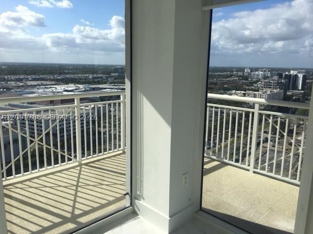 19501 W Country Club Dr #2413, Aventura FL 33180