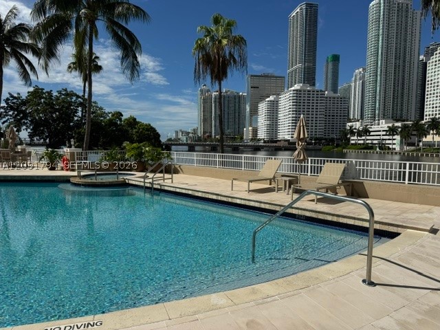 701 Brickell Key Blvd #1605, Miami FL 33131