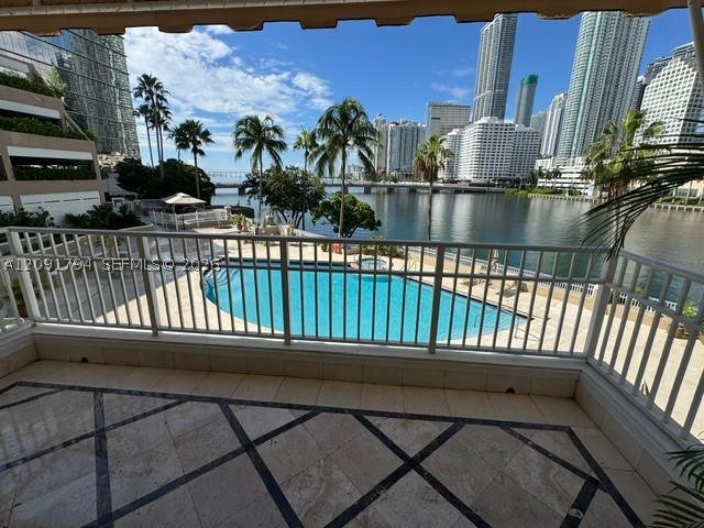 701 Brickell Key Blvd #1605, Miami FL 33131