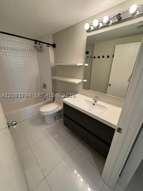 701 Brickell Key Blvd #1605, Miami FL 33131